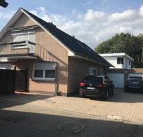 Charmantes Zweifamilienhaus in ruhiger Lage zu Verkaufen - Oldenburg Alexandersfeld