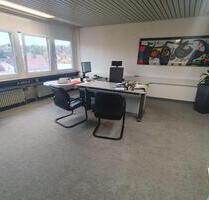 Großzügige Büro- oder Praxisfläche im 3. OG eines Bürogebäudes - ab 042026 - in Aalen zu vermieten