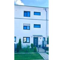 Reihenmittelhaus mit Garten - 749.000,00 EUR Kaufpreis, in Straubing (PLZ: 94315)