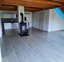 Schöne Dachgeschosswohnung - 650,00 EUR Kaltmiete, ca.  94,00 m² in Floß (PLZ: 92685)