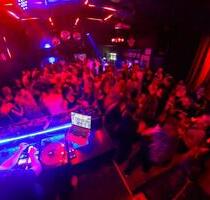 Stilvoll eingerichtet - Vollausgestattet - Bar Club - Offenbach Zentrum abzugeben - Offenbach am Main