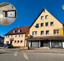 Attraktive Gewerbefläche in 1A-Lage an der Karlstraße. Gittergesichertes Ladenlokal. - Gaildorf