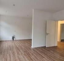 Frisch saniert, Erstbezug! 1 Monat kaltmietfrei! - Hohenstein-Ernstthal