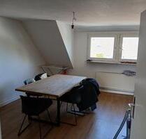 Dachgeschoßwohnung in ruhiger und zentraler Lage zu vermieten - Velbert