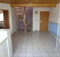 Helle Wohnung 3ZKB mit EBK, Keller und Stellplatz - Neuberg