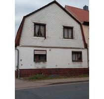 Einfamilienhaus mit Nebengebäude und Garage in Großfurra - Sondershausen