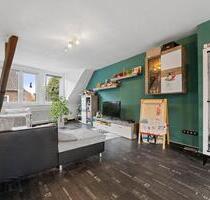 Lichtdurchflutete 4 Zimmer Dachgeschosswohnung zu vermieten - Übach-Palenberg