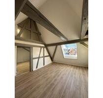 Helle 3-Zimmer Dachgeschosswohnung mit Fachwerkelementen - Münsingen