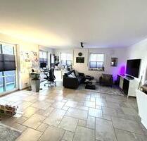 große 2- Zimmer Wohnung mit Balkon - Forstinning