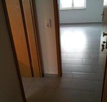 Binnen: Nette Neubauwohnung EBK Bad Stellplatz