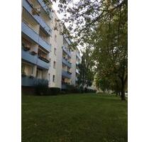 Wohnen am Marienberg: Charmante 3-Raum-Wohnung mit Balkon und Wohlfühlfaktor - Brandenburg an der Havel