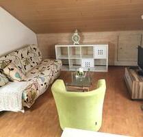 Top gepflegte, möblierte DG-Wohnung 