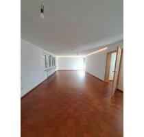 4 Zimmer Wohnung, 120 qm, hochwertig renoviert in Wenzenbach