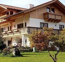 3 Zimmer Wohnung - 1.400,00 EUR Kaltmiete, ca.  90,00 m² in Schechen (PLZ: 83135)