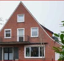 Helle, renovierte Obergeschosswohnung im Herzen von Leer-Loga! mit Balkon, Gartenmitnutzung & Garage - Leer (Ostfriesland)