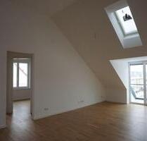 Exklusive 3-Zimmer-DG-Wohnung mit gehobener Innenausstattung - München Ramersdorf-Perlach