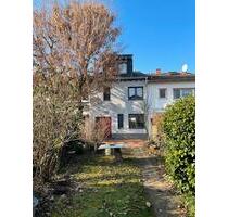 Haus in Hochheim - 680.000,00 EUR Kaufpreis, ca.  135,00 m² in Wiesbaden (PLZ: 65185) Südost