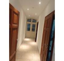 Schöne 2 Raum Wohnung im EG mit Balkon - Halle (Saale) Damaschkestraße