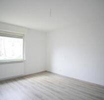 Deine neue Traumwohnung + Wir renovieren... Möbel rein FERTIG! - Duisburg Großenbaum