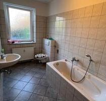 niedliche 1-Zi.-Whg mit Wanne UND Dusche, Stellplatz - Werdau