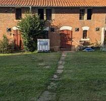 2,5-Zimmer-Wohnung mit Küche, Holzofen und kleiner Grünfläche - Einbeck