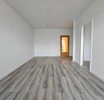 sanierte 3 Raum * Balkon * Bus- u. Bahnanbindung * Fernblick - Chemnitz Klaffenbach