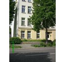 Attraktive 2-Zimmer-Wohnung mit Balkon, Fahrstuhl, Pkw-Stellplatz - Magdeburg Nordwest