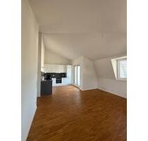 Gehobene moderne 2-Zimmer-DG-Wohnung mit EBK in Wiesbaden!