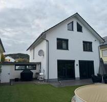 Einfamilienhaus mit Doppelgarage - Rielasingen-Worblingen