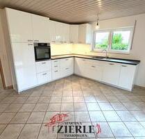 Sehr schöne Wohnung, renoviert, in traumhafter Randlage mit neuer EBK + Garten + Garage + Terrasse! - Uhingen