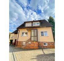 Geräumiges Einfamilienhaus mit 5 Zimmern und großflächigem Garten - Mitteleschenbach