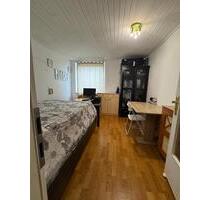 3-Zimmer Dachwohnung mit Balkon in Düsseldorf Urdenbach