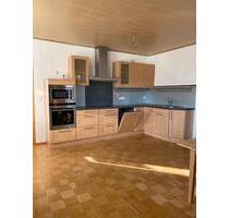 Große, helle Wohnung - 900,00 EUR Kaltmiete, ca.  160,00 m² in Mallersdorf-Pfaffenberg (PLZ: 84066)