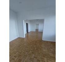 aufwendig sanierte 4-Zimmer-Wohnung Vollbad Garage - Flensburg Altstadt