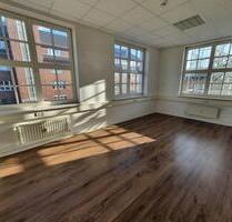 4-Zimmer-Gewerbeeinheit mit Aufzug in Babelsberg zu vermieten! - Potsdam