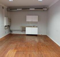 IN-City - Laden-Büroraum - 950,00 EUR Kaltmiete, ca.  89,51 m² in Ingolstadt (PLZ: 85049)
