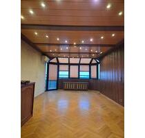 Helle Penthouse Wohnung mit Dachterrasse & Wintergarten - Neunkirchen