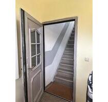 Wohnung mit ca. 115 qm Wohnfläche inklusive Balkon, Teilmöbeliert - Hecklingen