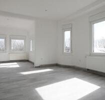 Helle 4 Zimmer-Wohnung - 1.050,00 EUR Kaltmiete, ca.  110,83 m² in Nordheim (PLZ: 74226)