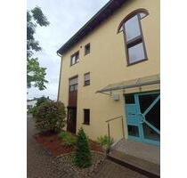 Lichtdurchflutete 4-Zimmer-Wohnung in Bietigheims schönster Wohnlage - Bietigheim-Bissingen