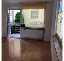 2 Zi Wohnung hell, EBK, Balkon, Uni: Stuttgart Vaihingen, 01.07