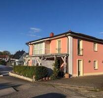 EFH im Toscana-Stil mit großem Grundstück und Lagerhalle - Küps