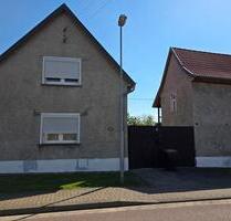 Renovierungsbed. Einfamilienhaus m. großem Grundstück - Riestedt - Sangerhausen