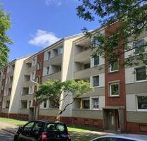 Gut geschnittene 2,5-Zimmer-Wohnung mit Balkon - Bremen Burglesum