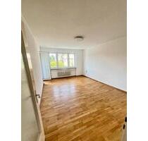 Sanierte Wohnung mit EBK+ Balkon und Garage ab Sofort - Hof Neuhof
