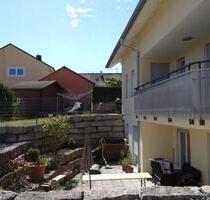 Helle 4,5 Zimmer Wohnung, EG, EBK, Garage, Garten - Obermarchtal