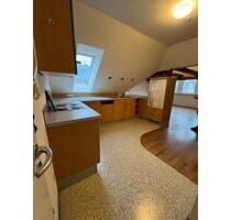 4 Zimmer DG Mansarden-Wohnung - 690,00&nbsp;EUR Kaltmiete, ca.&nbsp; 85,00&nbsp;m&sup2; in Neuendettelsau (PLZ: 91564)