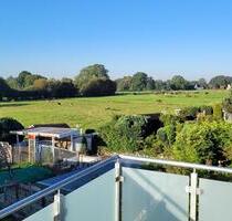 3-Zimmer Dachgeschoß-Wohnung mit Balkon, Glasfaser, Wärmepumpe ! - Bosau