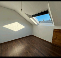 3 Zimmer Dachgeschoss Wohnung zu Vermieten - Wiernsheim