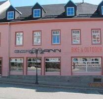 Gemütliche 2 Raum Dachgeschosswohnung in Zentrale Lage von Thum